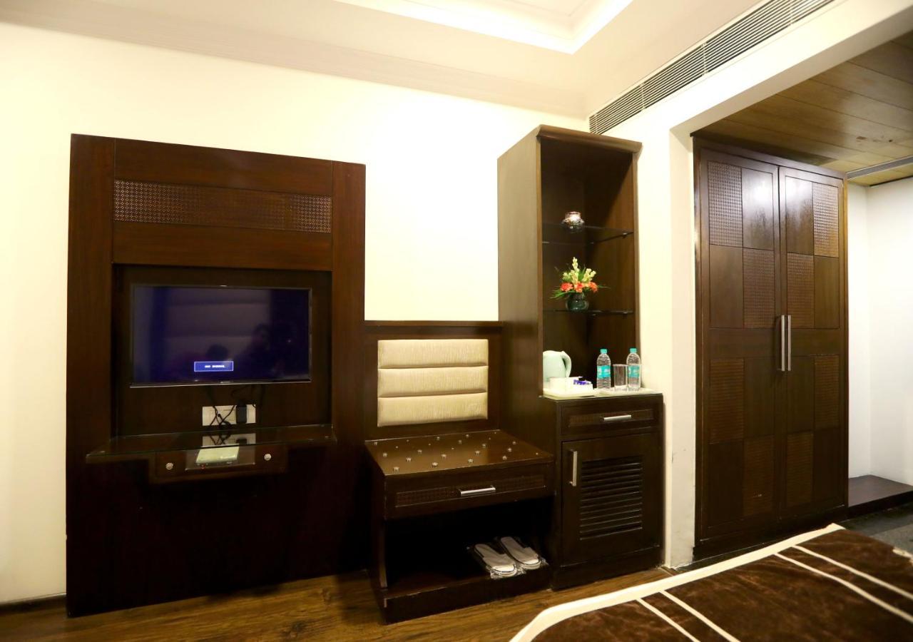 Pitrashish Pride Igi Intl Airport 3*