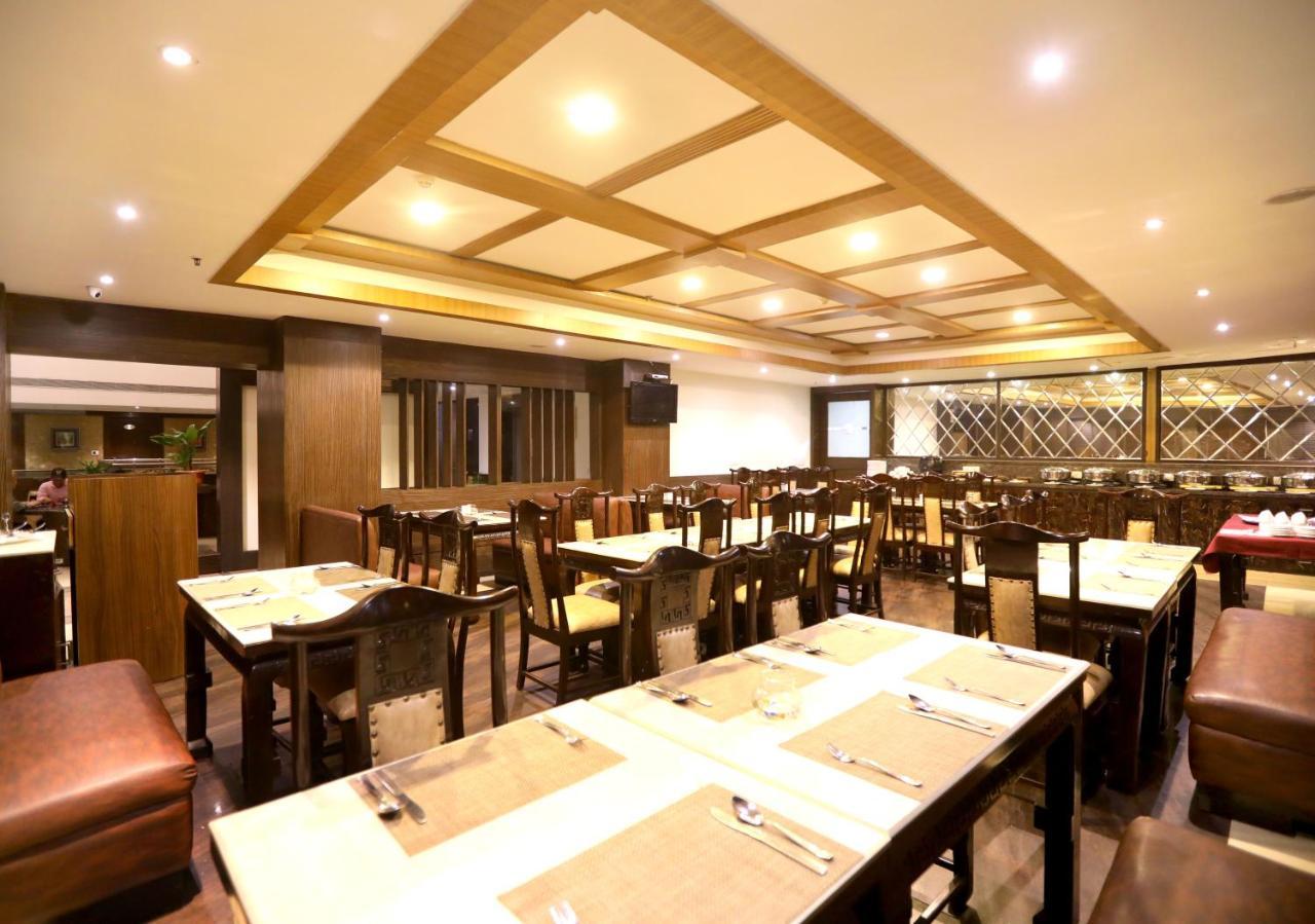 Pitrashish Pride Igi Intl Airport 3*
